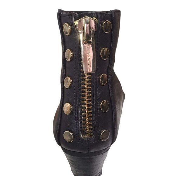 VinceāCamutoāSzā6Ā ZipāBackāBooties - Picture 6 of 16